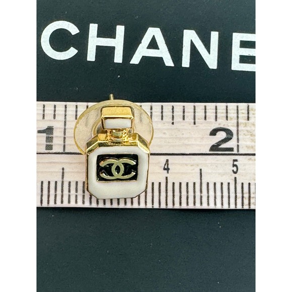 Chanel CC No 5 Perfume Bottle Stud Earrings Gold Tone White Enamel 25C Authentic - Picture 4 of 5